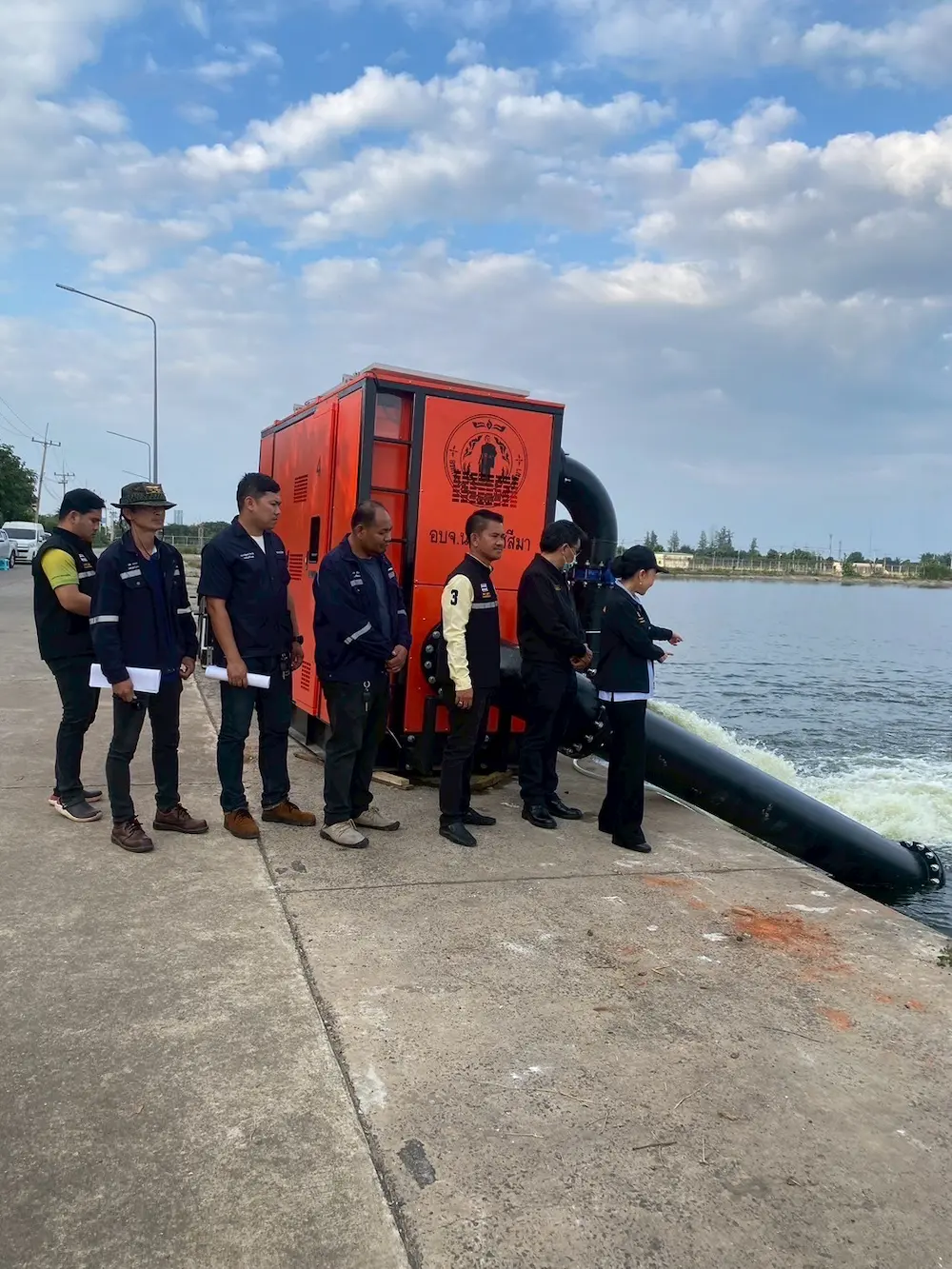 พิธีส่งมอบงานชุดสูบส่งน้ำ จำนวน 4 ชุด เพื่อเพิ่มประสิทธิภาพการระบายน้ำ ณ องค์การบริหารส่วนจังหวัดนครราชสีมา