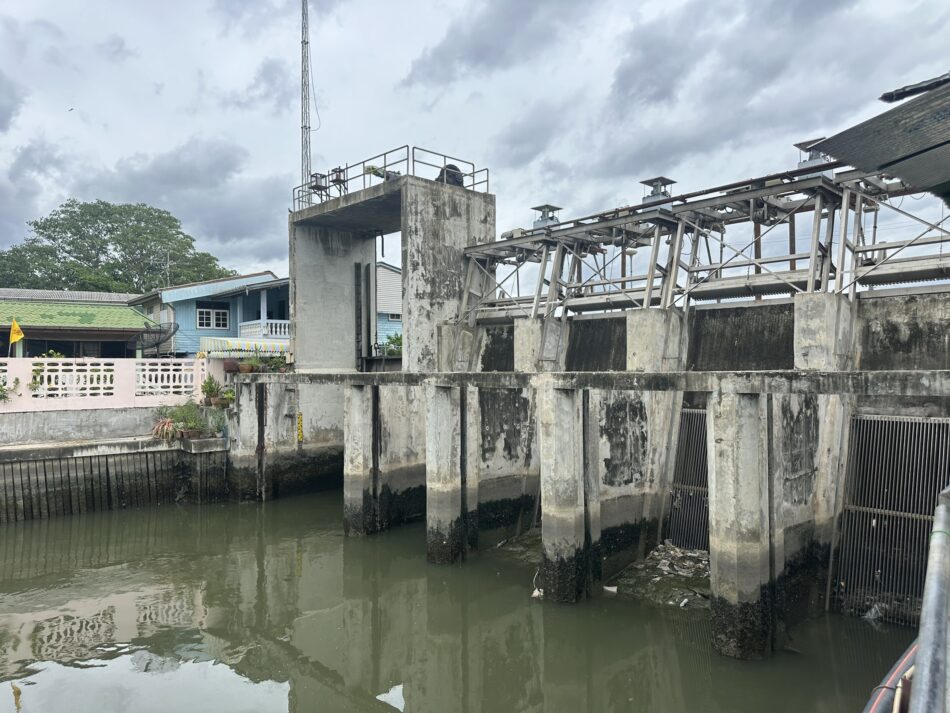 งานสำรวจและตรวจประเมินสถานีสูบน้ำและประตูระบายน้ำ